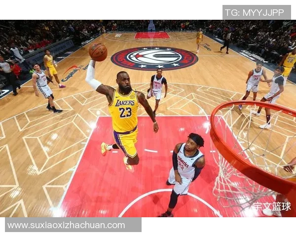 足球与篮球明星的精彩瞬间对比图集展现运动魅力与风采